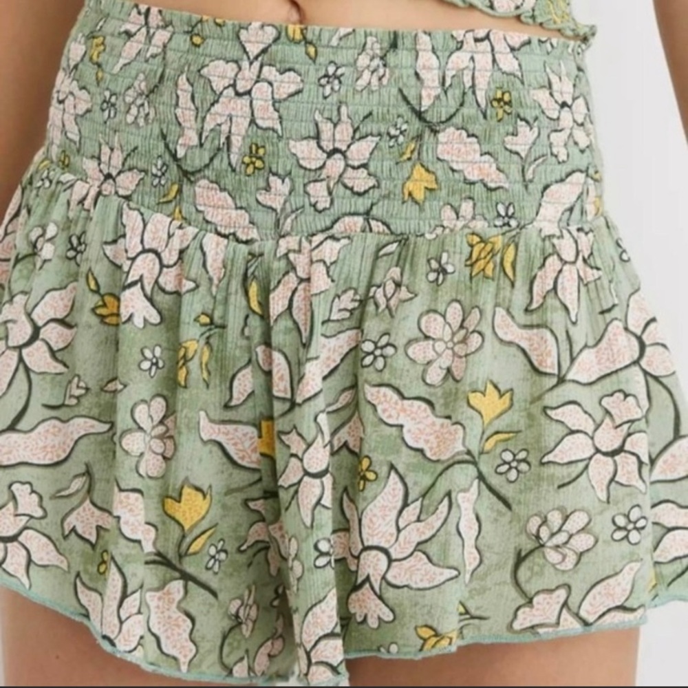 Aerie Smocked High Waste Flowy Shortd